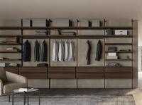 Armoire de chambre en bois massif personnalisée