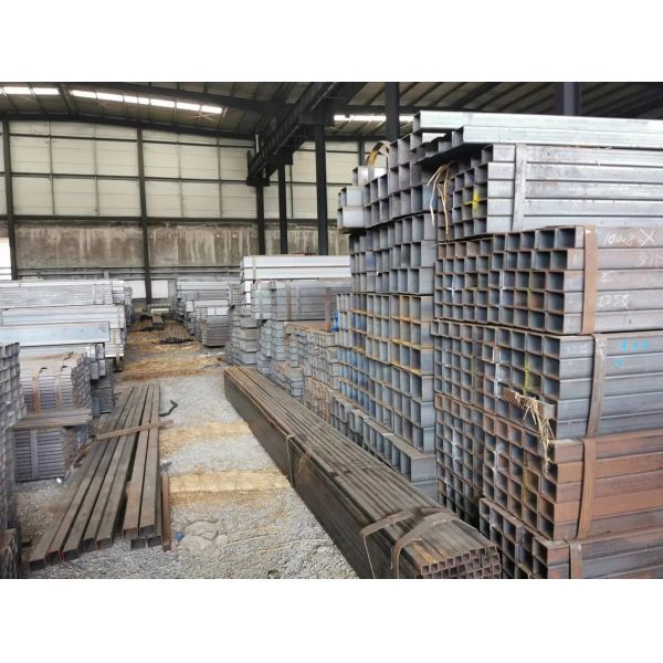 8m Galvanized Steel Pipe Wall Thickness Varies Tensile Strength Typically 370 to 700 MPa Durable Corrosion Resistant for Construction