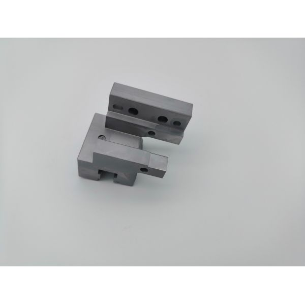 Grinding Small Mechanical Parts Clamp Splice Components For Connector Industry