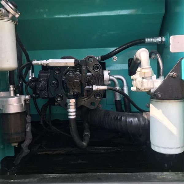 20 Ton Kobelco SK200-8 Excavator Used Kobelco Excavator Ergonomic