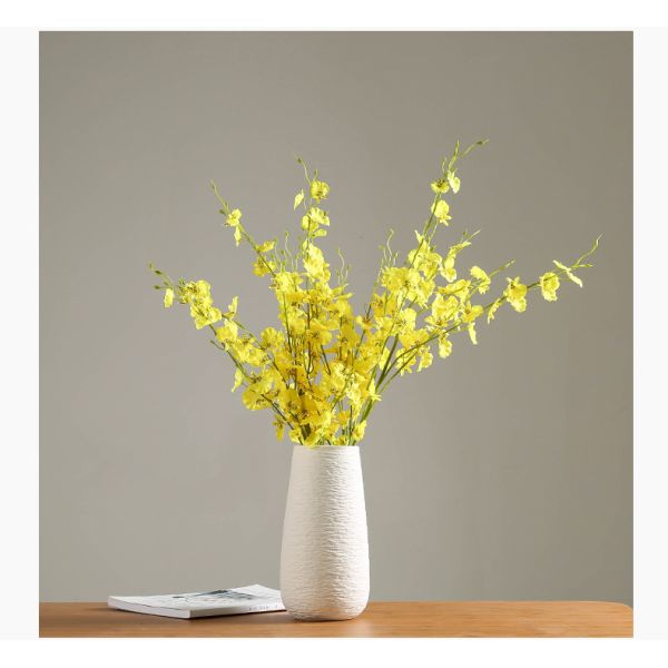 Low MOQ Classic Art Designer Handmade Ceramic Vase for Table Wedding Table Decoration