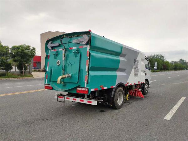 Caminhão de limpeza de estradas de cabina única de 120 cv com lavagem a alta pressão para limpeza de manchas de óleo