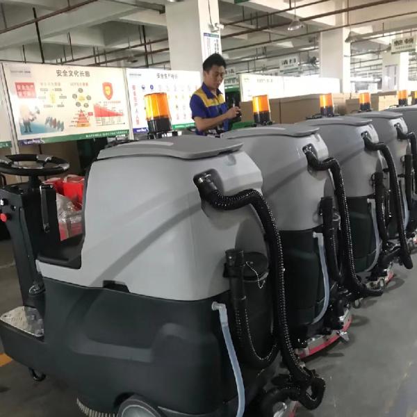 DQX6 CE Certified Ride-on Floor Scrubber High Efficiency Time-Saving & User-Friendly Operation