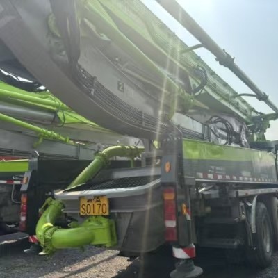 Camión de bomba de hormigón usado original 2020 Zoomlion 49m con chasis Sitrak