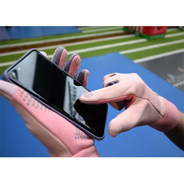 Тепловые перчатки с полным пальцем являются ветроустойчивыми и совместимыми с сенсорным экраном, идеально подходят для тренировок в холодную погоду.