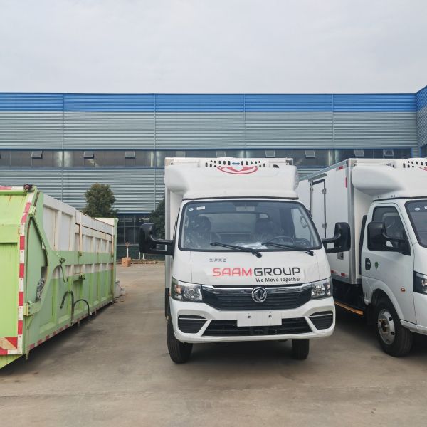 Dongfeng Mini Refrigerated Truck Fresh Food Freezer Refrigerator Truck