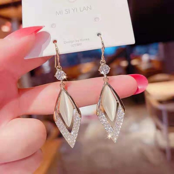 European and American Luxury New Diamond-Shaped Elegant Opal Earrings