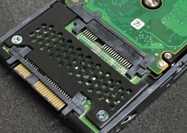 900GB 10K SAS Hitachi Hard Disk 6GB 2.5'' Size 108-00222 DS2246 X423A-R5