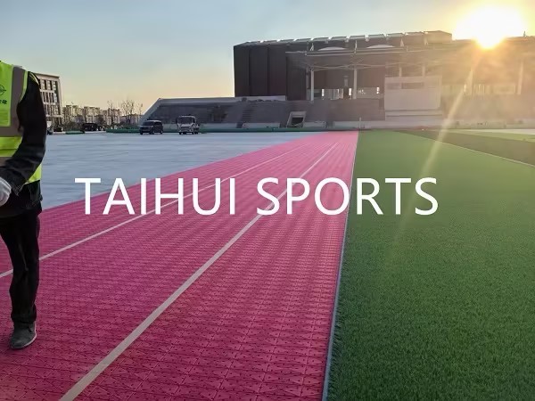 Customized Shock Absorption Sports Surface Underlay 8 Years Of Service For Sports Fields