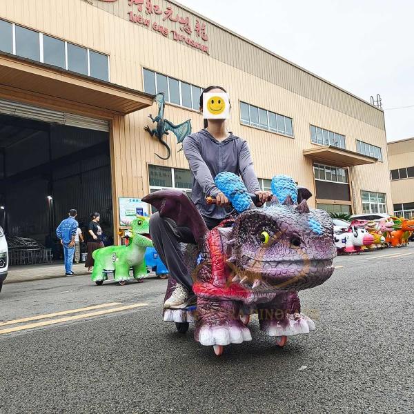 リアルな恐竜動物乗車 遊び場やショッピングモール