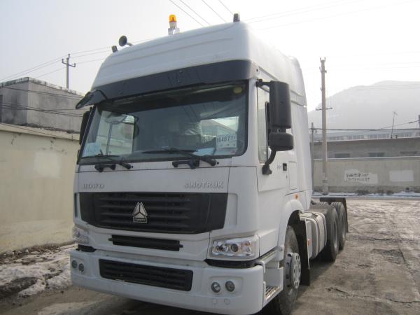 6 by 4 HOWO 336HP Diesel Tractor Truck Head / prime mover for tough road transportation