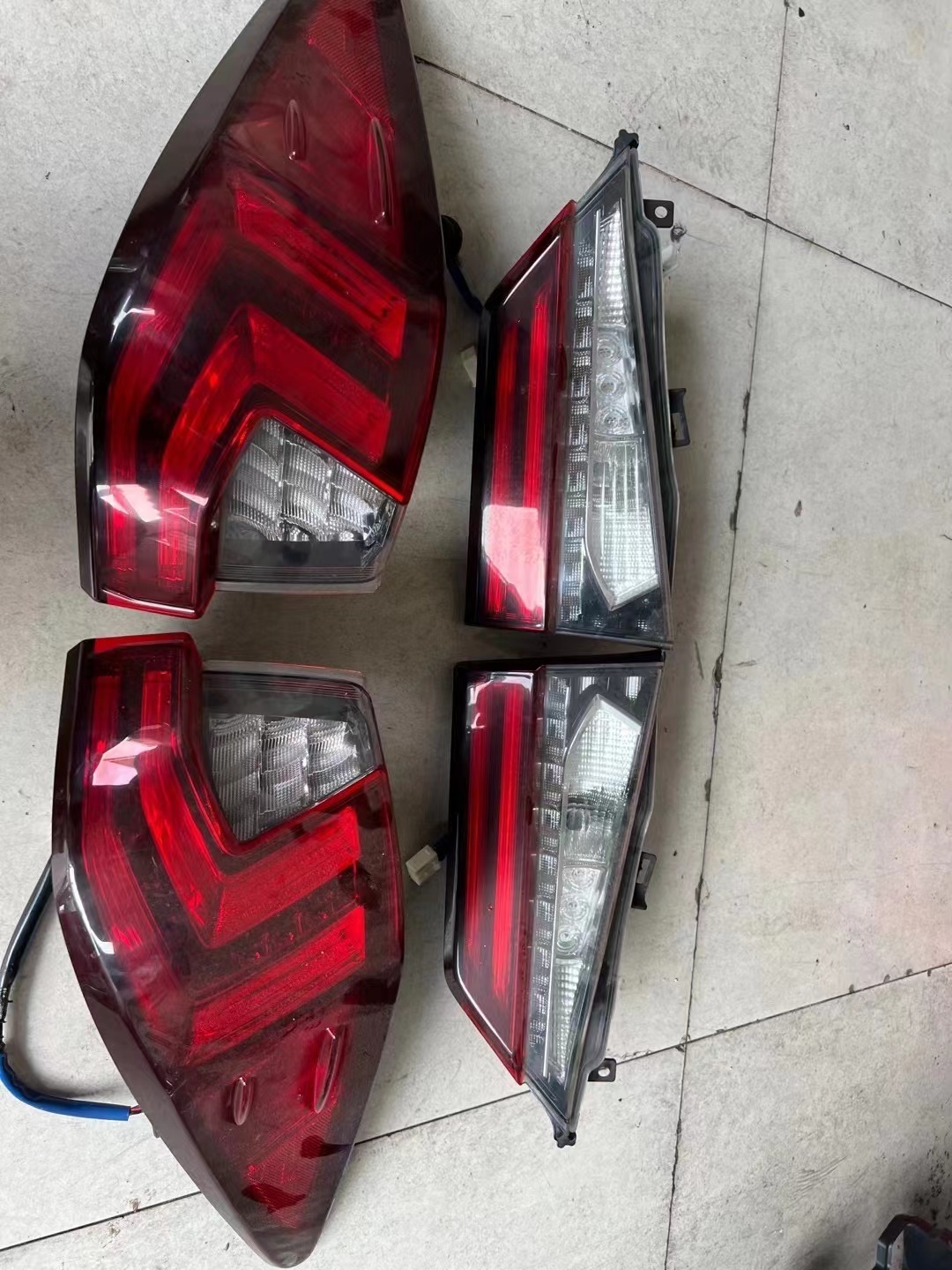 Genuine Used 2016-2023 Lexus RX200 / RX300 Rear Tail Light Assembly Set of 4 (Left Outer + Left Inner + Right Outer + Right Inner) – Available in High Grade / Low Grade Spec