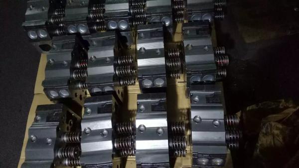 Genuine Cummins Cylinder Head  KTA19 KTA38 Cylinder Head 3811985 3811981 3646324 3640321 3081070 3072438