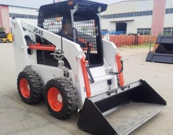 1050kg スキッドステアローダー JC75 ヤンマールエンジンと汎用装置