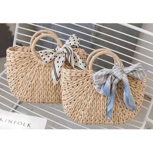 Round Wrist Beach Woven Bag , Handmade Crochet Handbags Corn Skin Material ODM