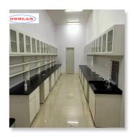 Banco de laboratório eficiente com design moderno e durabilidade garantida