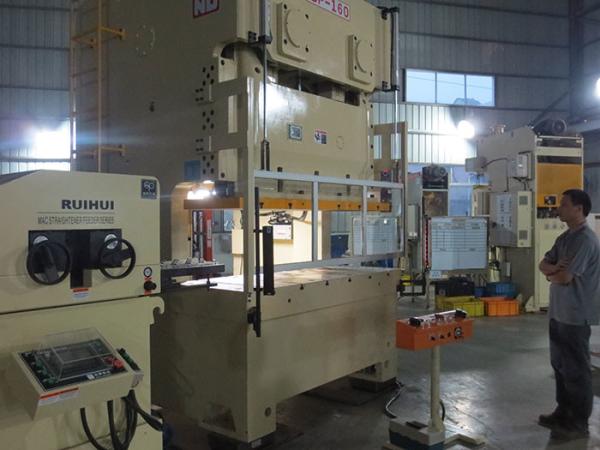 Sheet Metal Forming NC Decoiler Straightener Feeder Stamping And Feeding Equipment