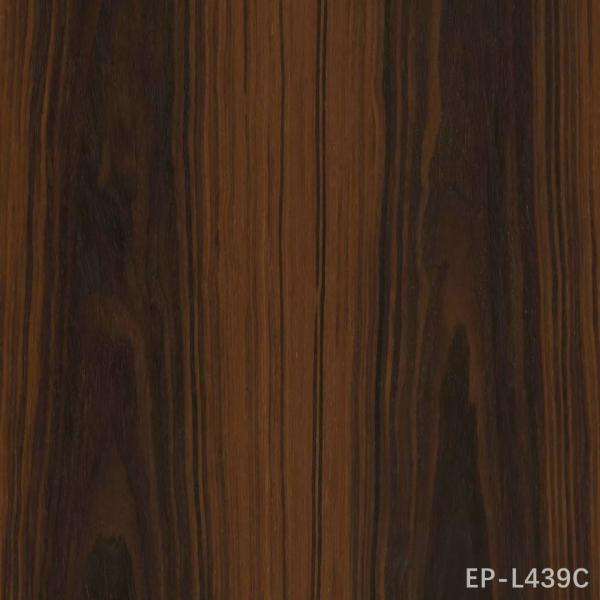 Nuevo Diseño de Chapa de Madera de Eucalipto Ahumado Recompuesto Elegante SWE-L343C/L439C 2500*640mm Para Diseño de Puertas de Madera