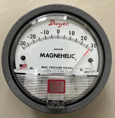 Dwyer 2300 Series Magnehelic  Differential Pressure Gauge for Clean Rooms