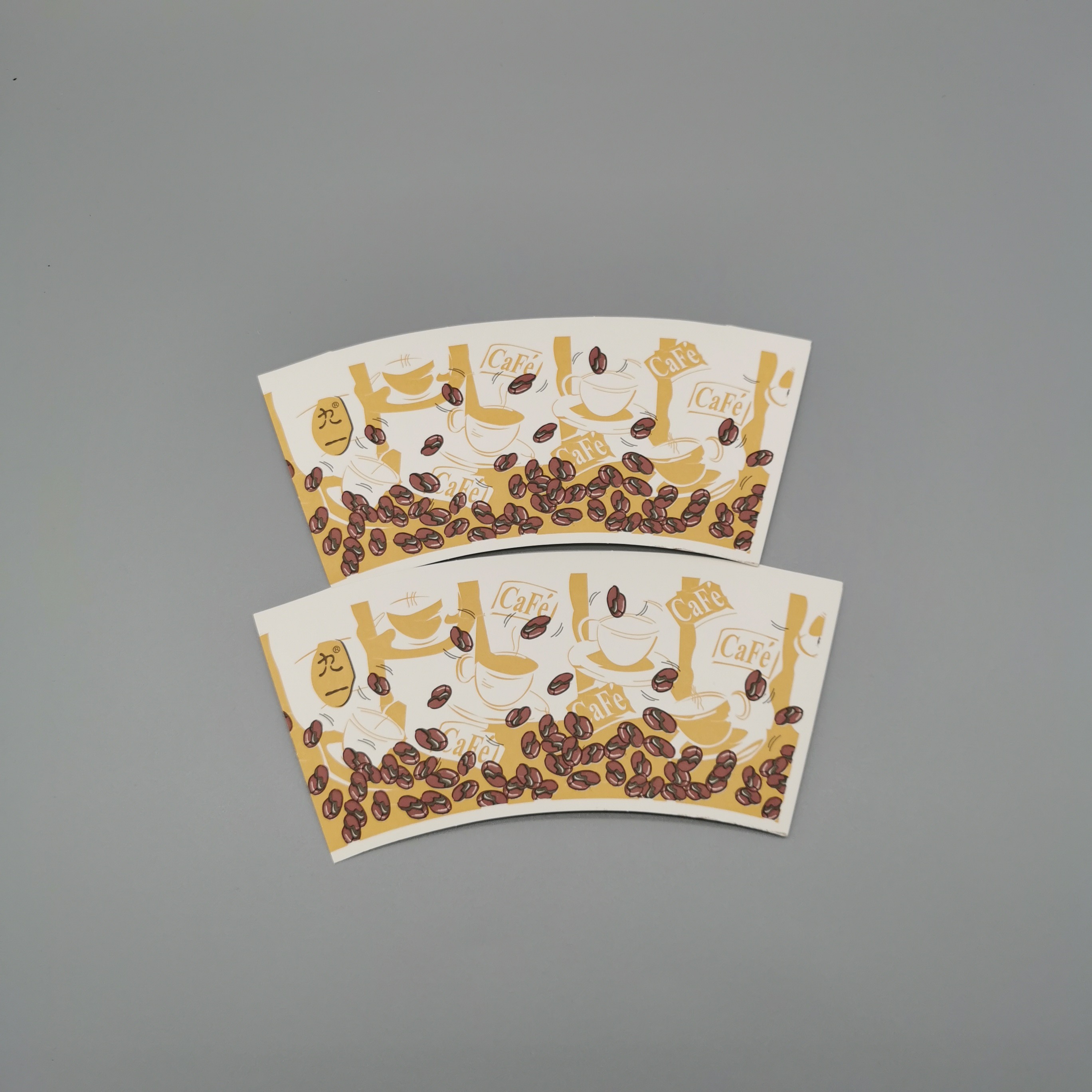 6 вентилятор Flexo бумажного стаканчика цветов 340gsm печатая покрытое PE