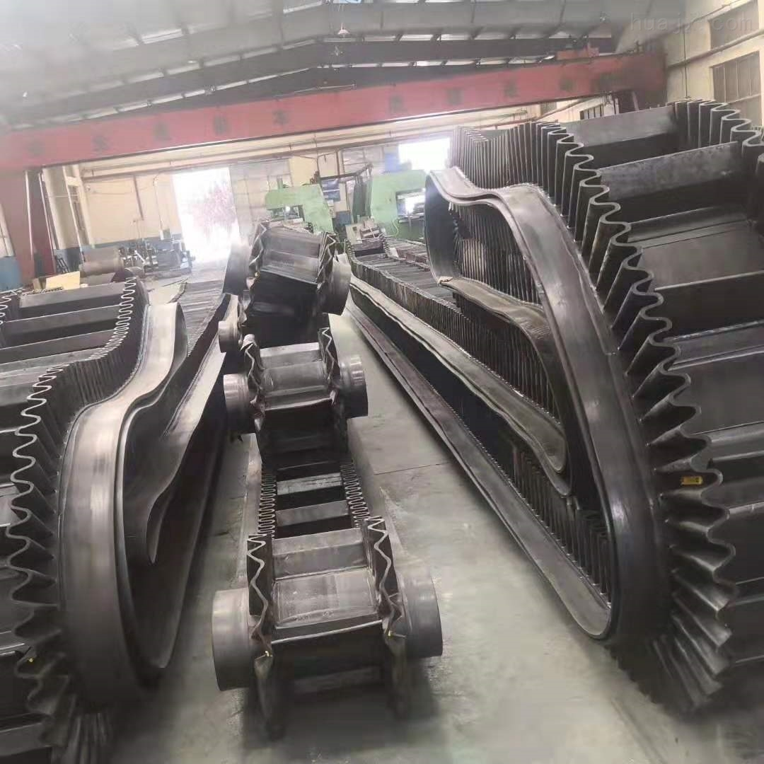 Black Corrugated Sidewall Conveyor Belt for Large Inclination Transportation