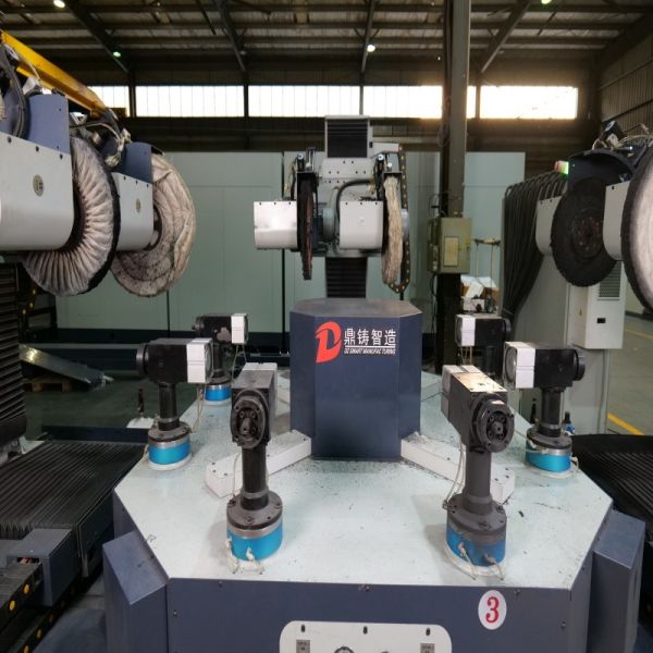 Aluminum Car Wheel Hub Faucet Hardware Castings Polishing Machine For Automatic Coordinate Compensation