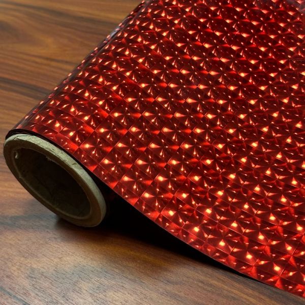 Película de lente 3D roja BOPP Película de laminación holográfica para productos de embalaje