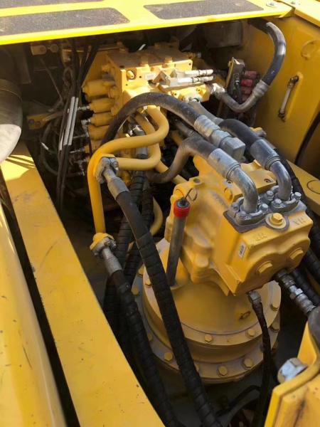Excavadora usada komatsu pc300 -7 Excavadora com horas de trabalho 0-2000 e capacidade de combustível 100-500 litros