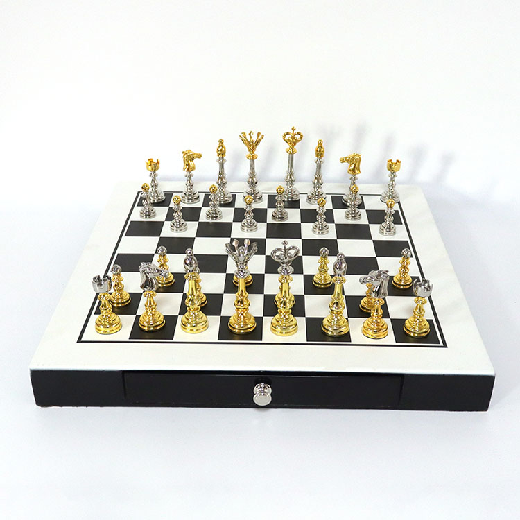 Custom Luxury Gold Silver Gradient Metal Chess Set with Custom Size and Customized Logo in Zinc-Alloy Material