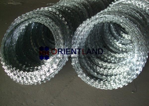 BTO 22 Strip Concertina Razor Barbed Wire Hot Dipped Galvanized prison razor wire For Airport