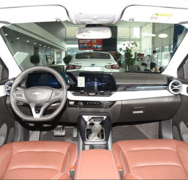 Carro 2023 compacto do sedan dos assentos da porta 5 de Chevrolet MONZA 1.5L 113HP L4 6DCT 4