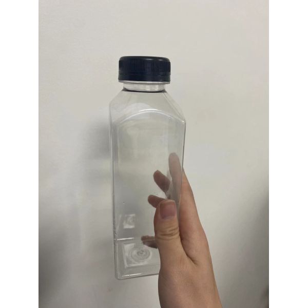 прозрачные бутылки сока ЛЮБИМЦА 250ml придают квадратную форму пластиковой выпивая бутылке ориентированной на заказчика
