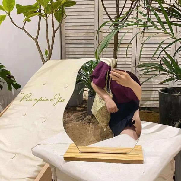 Curvy Portable Lighted Makeup Mirror Wood Stand For Vanity