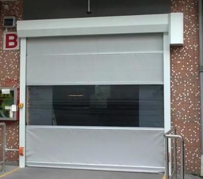 Rápidos aéreos da elevação rápida ativa rápida de alta velocidade automática industrial do desempenho da tela do PVC rolam acima a porta