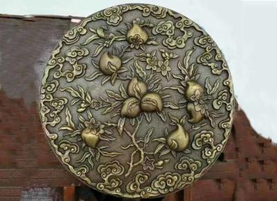Do diâmetro clássico de bronze do estilo 1.8m da escultura do relevo da carcaça pêssegos decorativos