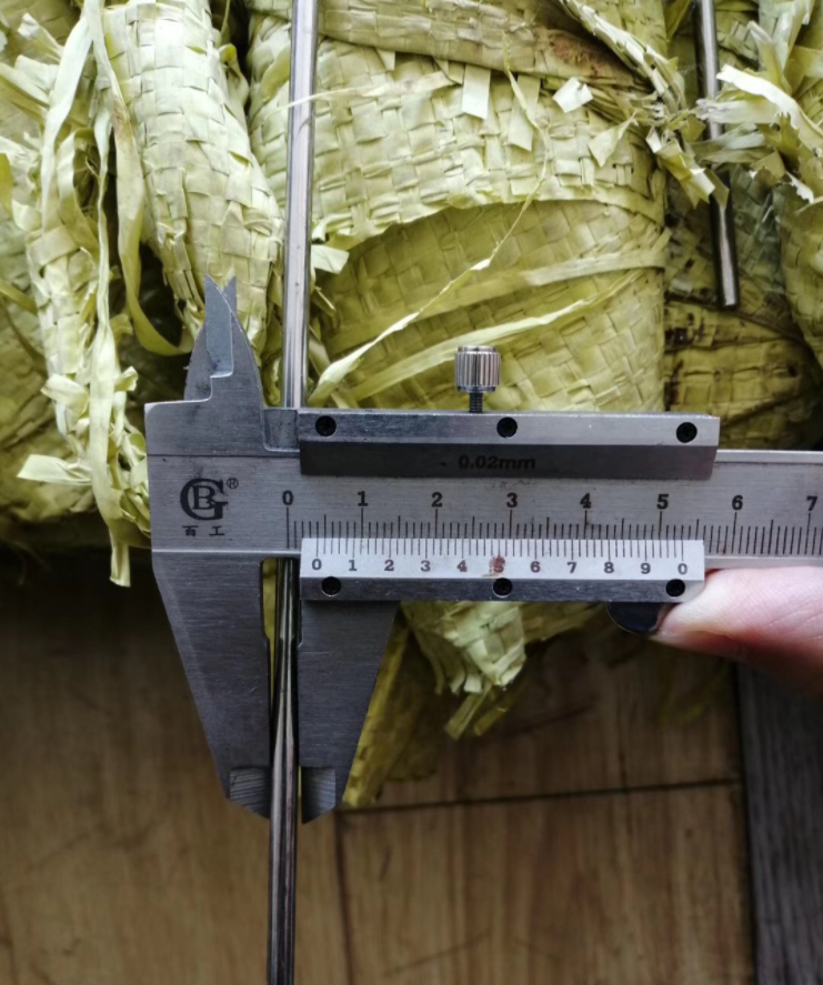 Круглый ASTM 316L тонкостенные трубы из нержавеющей стали Поверхность Яркий полированный микрокапиллярный нержавеющий 2,0 мм