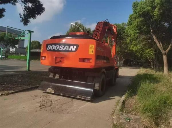 Easy Maintenance DH210 Wheeled Used Doosan Excavator 21 Ton Digger