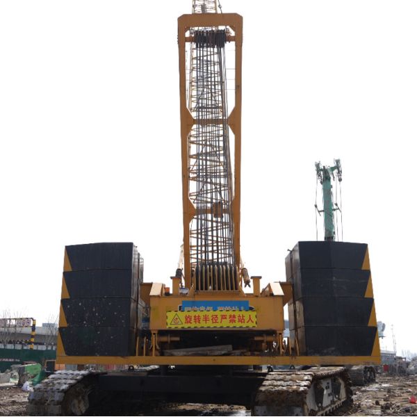 Second Hand Crawler Cranes with 1.5 Rpm Slewing Speed 120 M/min Hoist Speed and 3 Section Jib Boom