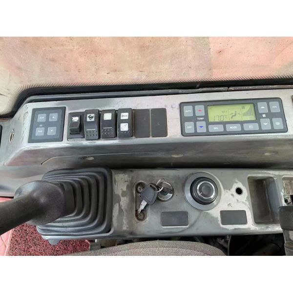 Экскаватор Doosan, используемый оригинальным экскаватором Doosan DX225LC в Южной Корее