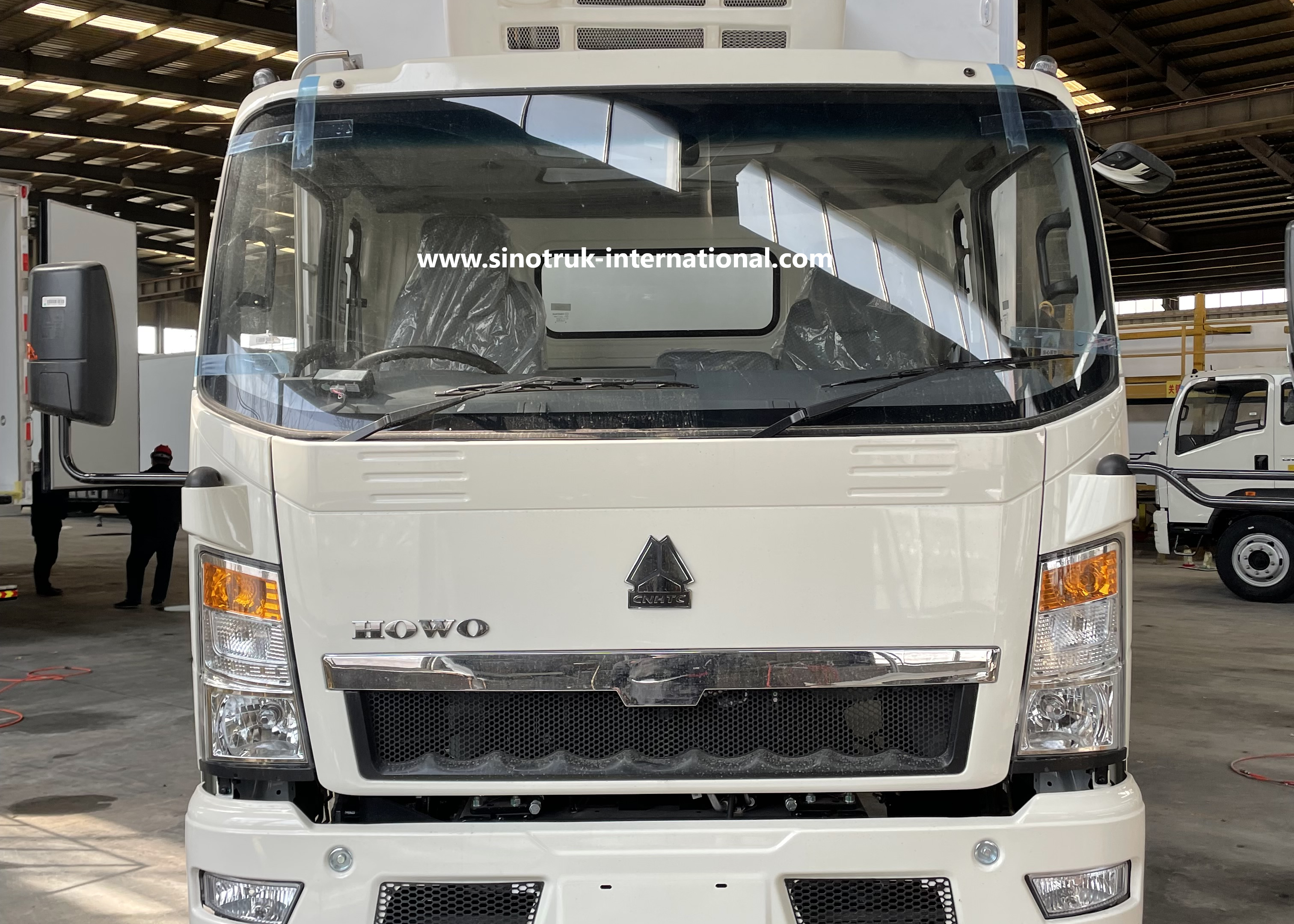 Low Energy Consumption 4x2 10 Ton Refrigerated Truck 160HP RHD