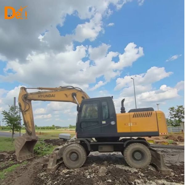 Second Hand Hyundai 210 Wheeled Excavators Used Mini Wheeled Digger For Bulding