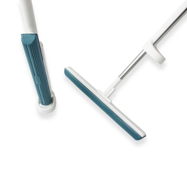 Ultra-Absorbent Quick-Dry Microfiber Mop with 360-Degree Swivel for Deep Cleaning