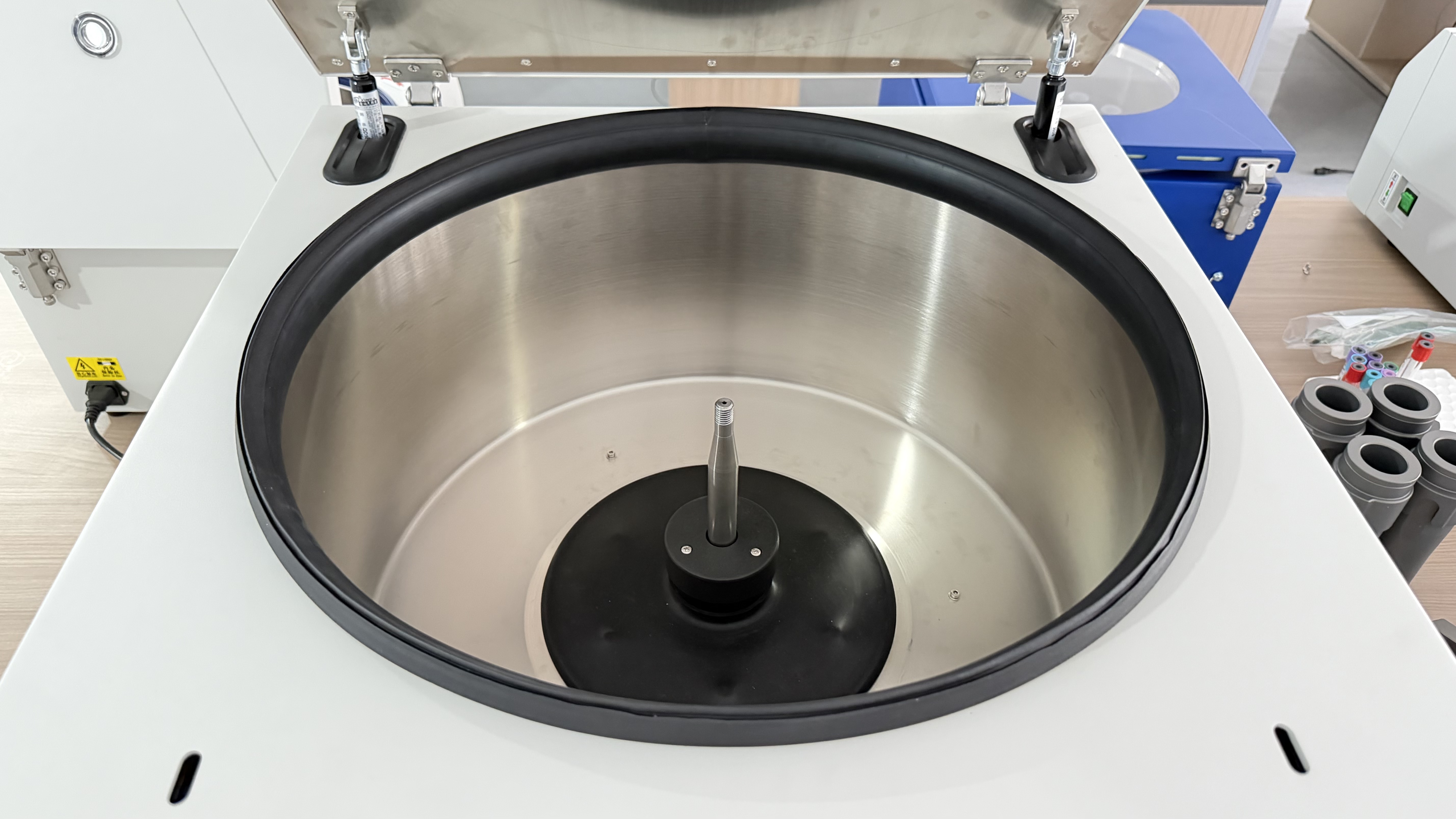 Cenlee DL5A 4000rpm 4x100ml Heated Crude Oil Moisture Determination Centrifuge for Petroleum Laboratory Oil Water Separation