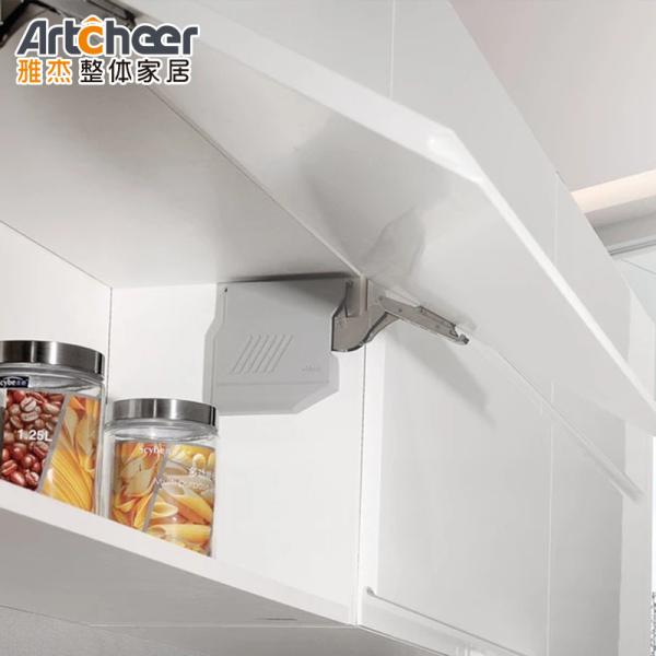 Armário de cozinha de laca italiana de estilo europeu moderno com portas de madeira e topo de mármore