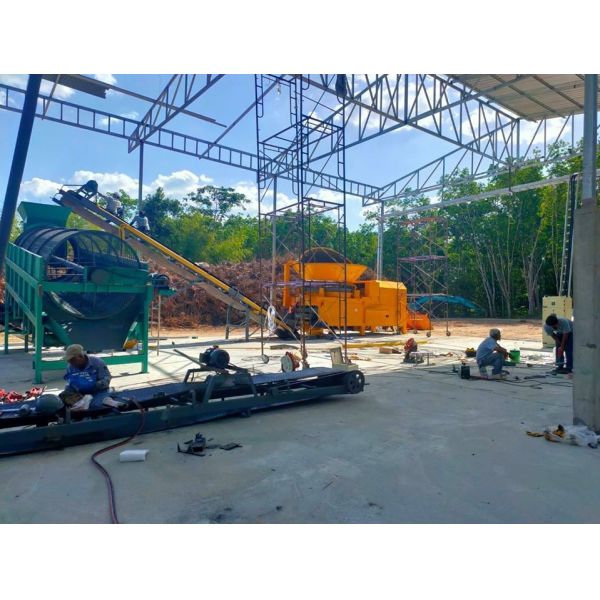 Промышленный измельчитель пней для шлифования древесины для продажи, дробилка для измельчения деревьев / пней / поддонов для Таиланда