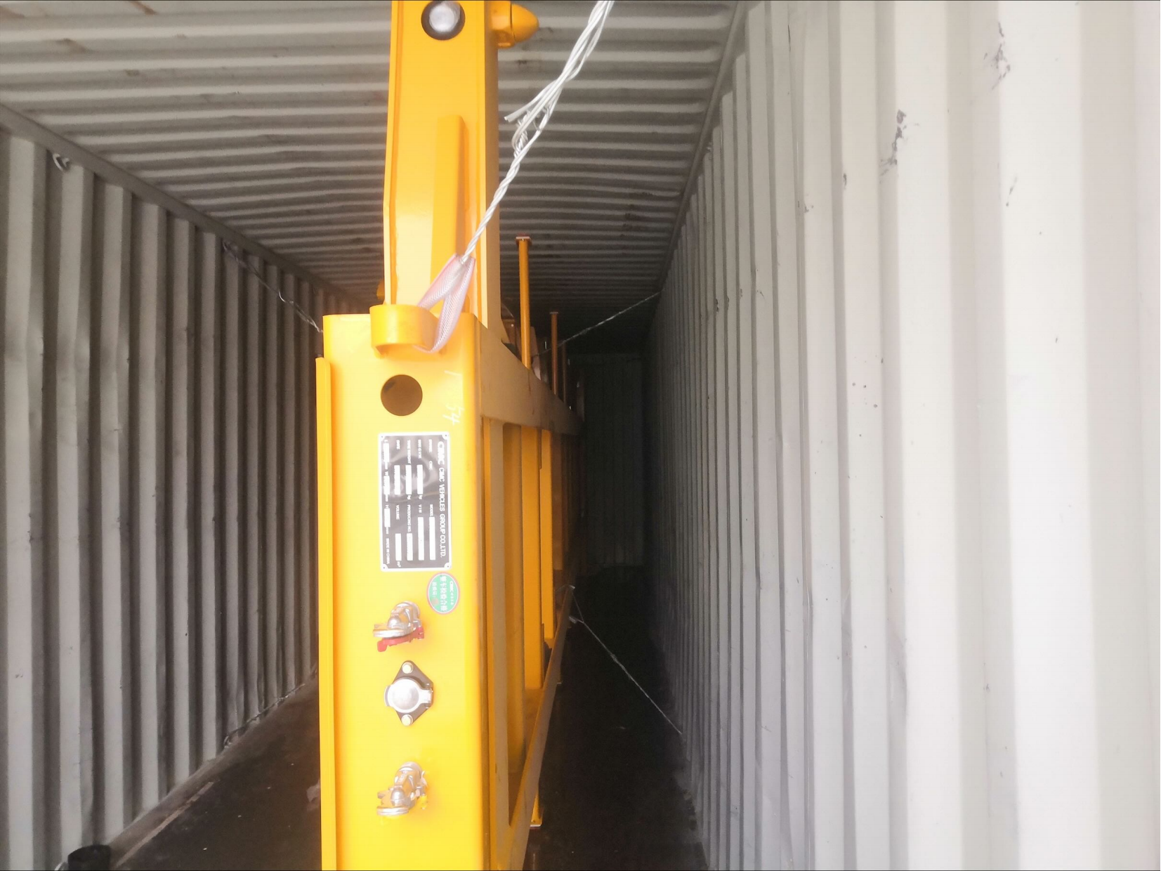 CIMC hierro de 3 ejes S30408 11450*2500*3900mm masa total 40T masa de borde 8200 uso EHA extremo del plato espesor 4,5mm tanque de líquido ordinario