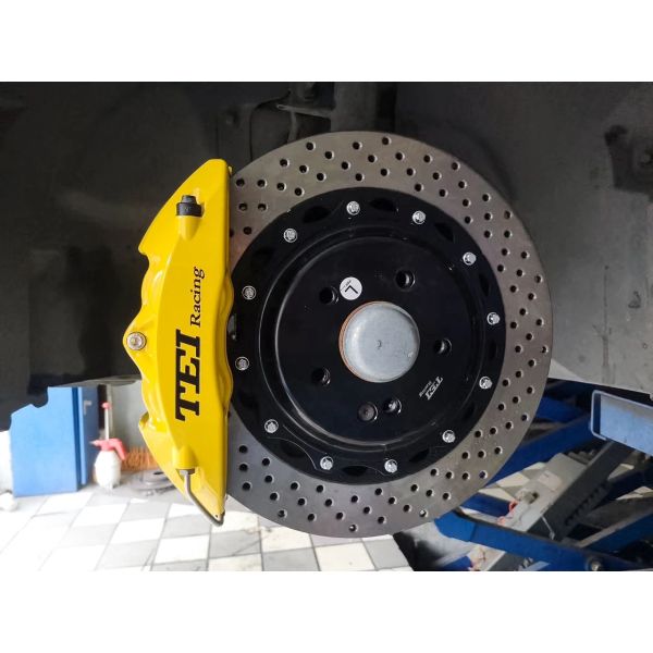 High Performance BBK For Mercedes Benz CLA Class W117 18 Inch Car Rim Front 4 Piston Brake Kit Auto Brake System