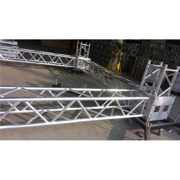 Пробка серебряной алюминиевой ферменной конструкции напольная 50×3 mm Spigot для этапа крыши