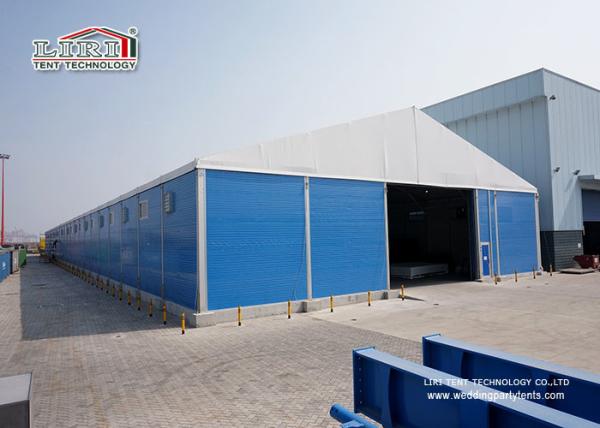 Grande barraca industrial do armazém de armazenamento do telhado de 30 x 50 brancos com o Sidewall do painel de sanduíche