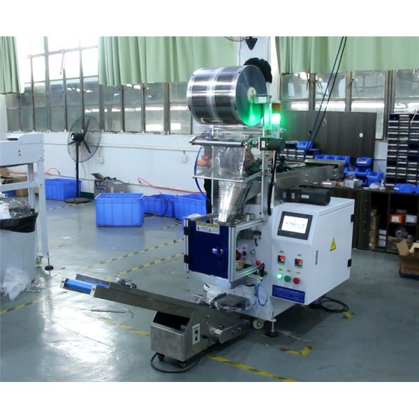 Semi-Automatic Sealing Bagging Casters Filling Bag Nuts Bolt Packaging Machine For Bolts